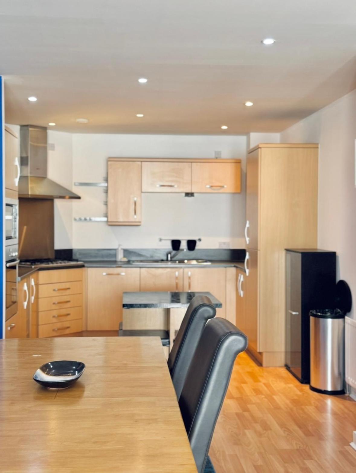 Modern Two Bedroom Apartments إدنبرة المظهر الخارجي الصورة